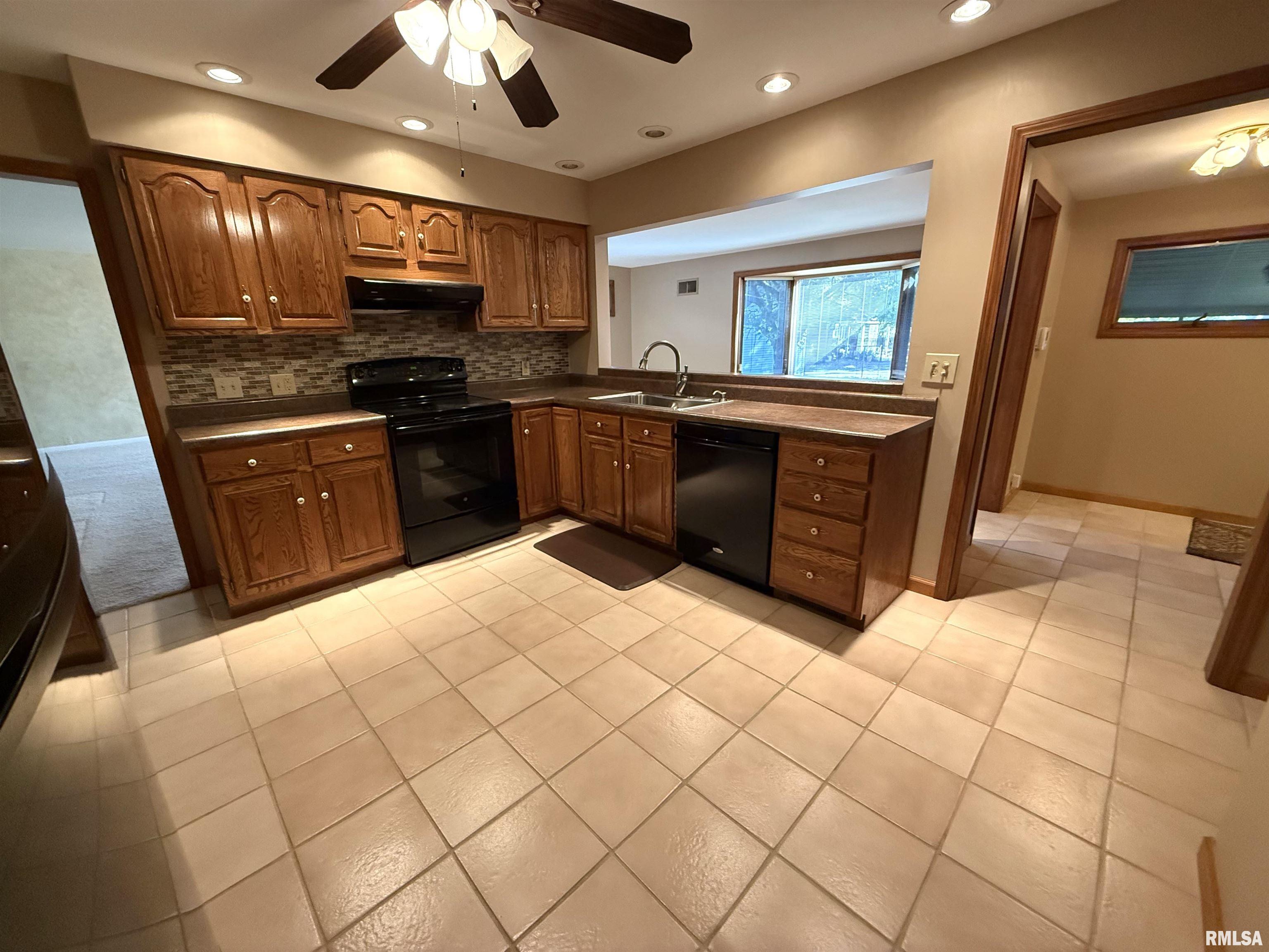 212 South 12th Street Herrin, IL 62948 - Photo 8 of 30