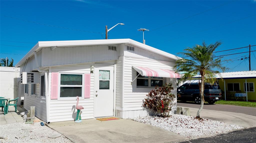 31 First Street Bradenton, FL 34210 - Photo 1 of 66