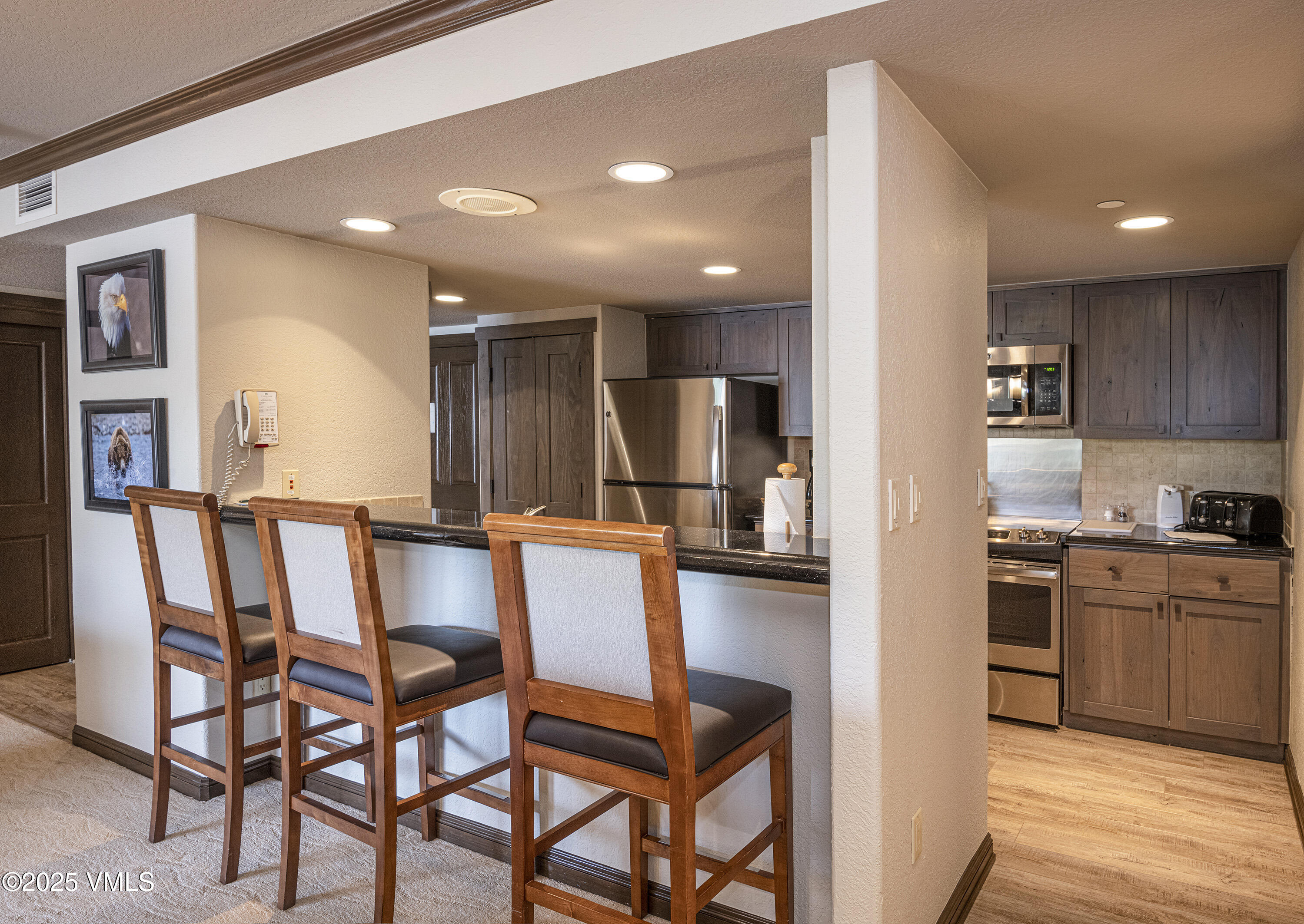 210 Offerson Road, Unit 3211 Beaver Creek, CO 81620 - Photo 7 of 19 St-James-phase II bar- kitchen4