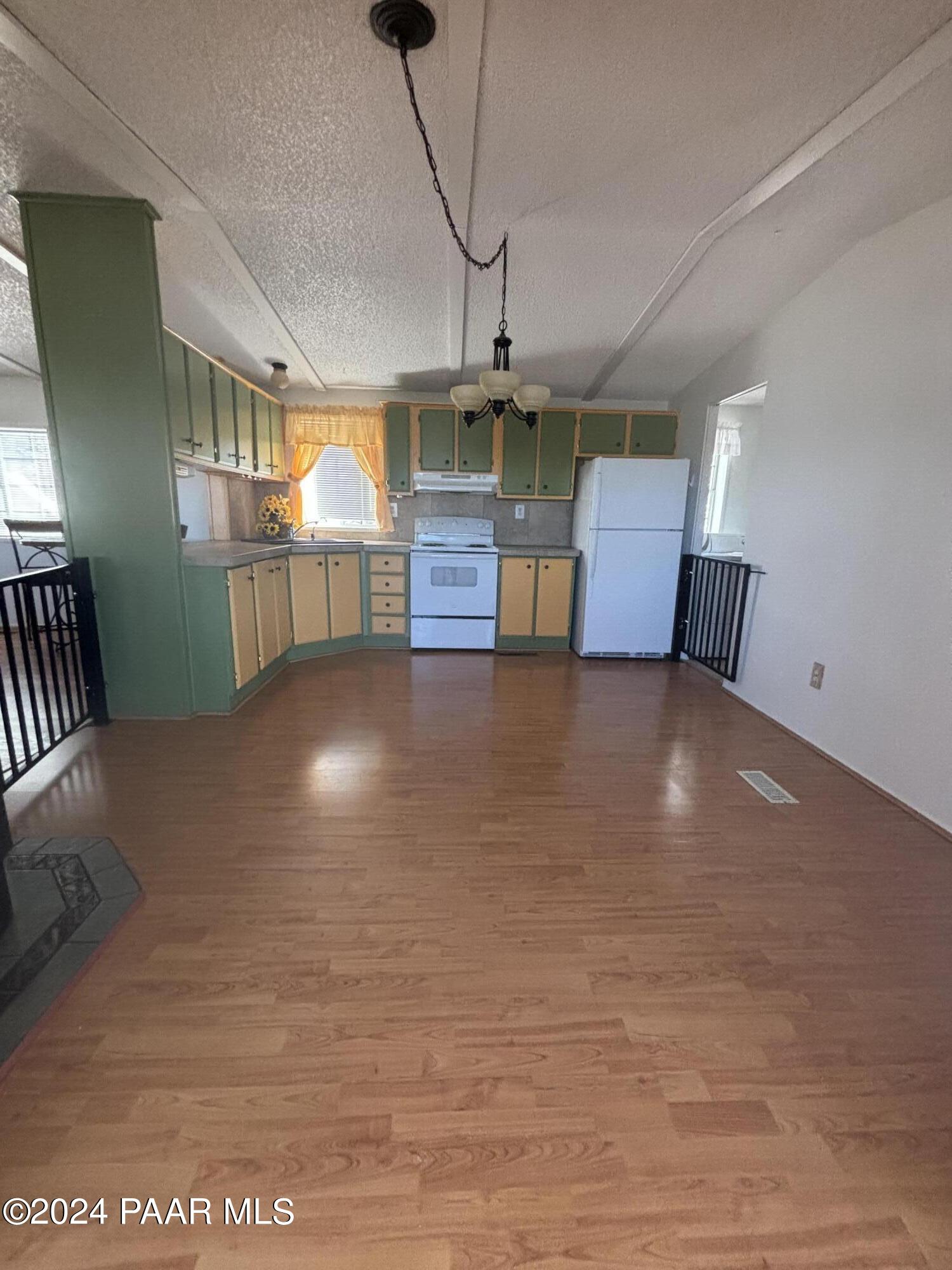 2495 River Trail Road Prescott, AZ 86301 - Photo 6 of 14 KITCHEN