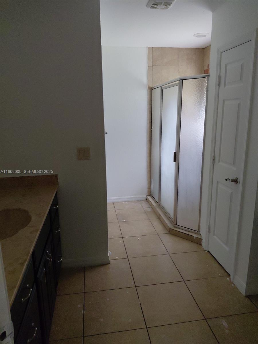 740 Arbuckle Creek Road Lorida, FL 33857 - Photo 10 of 21 an empty room with a wooden door