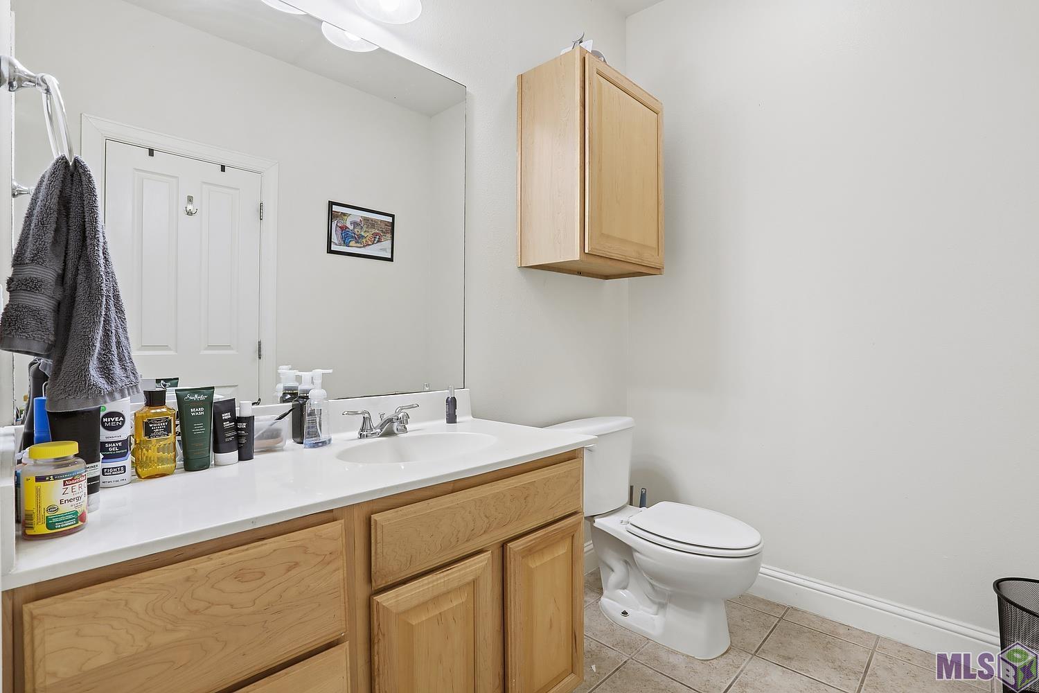 4000 Lake Beau Pre Boulevard, Unit 126 Baton Rouge, LA 70820 - Photo 9 of 19 Jack and Jill Bathroom