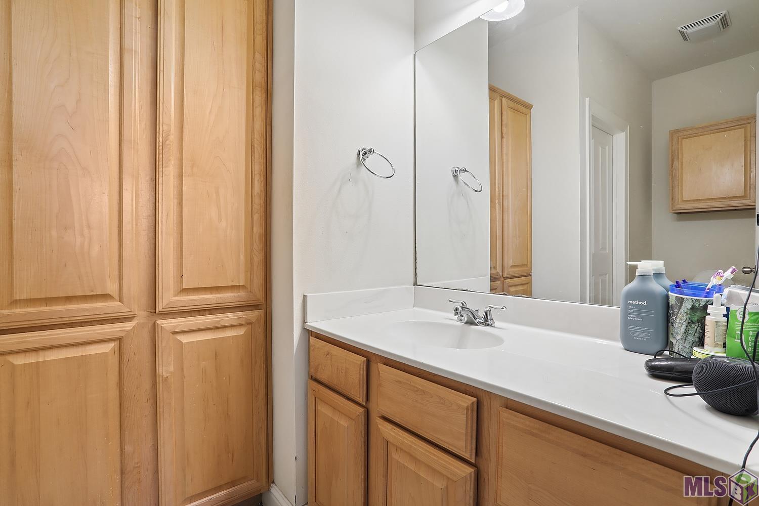 4000 Lake Beau Pre Boulevard, Unit 126 Baton Rouge, LA 70820 - Photo 10 of 19 Jack and Jill Bathroom