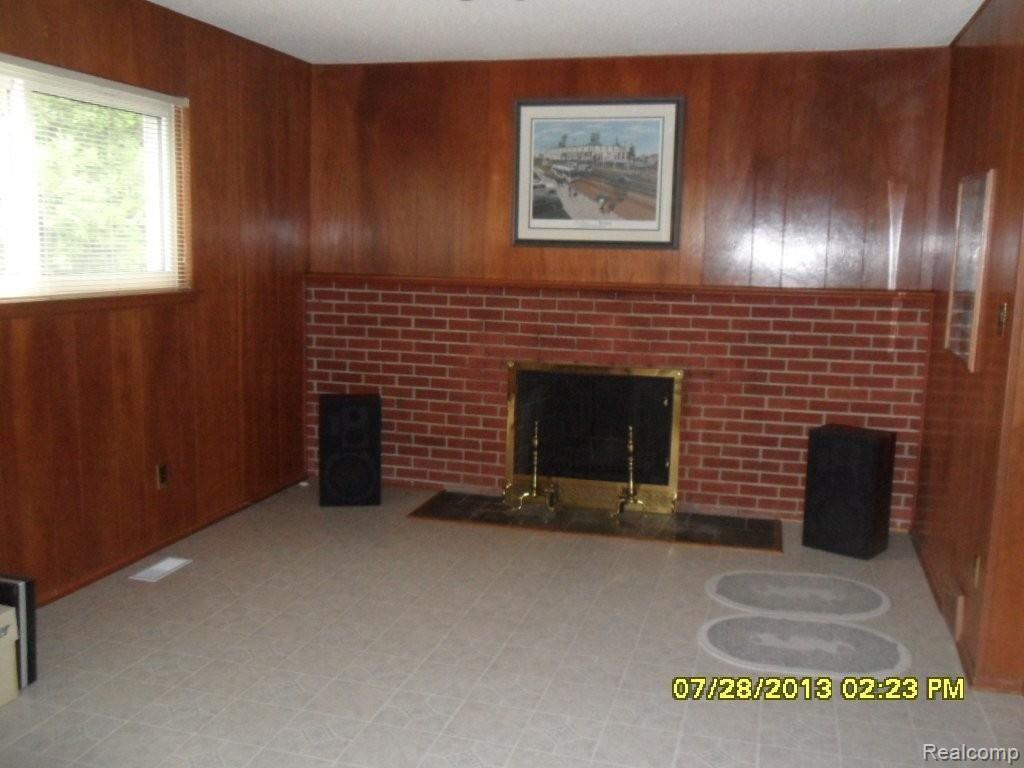 26110 Shell Court Warren, MI 48091 - Photo 6 of 15 family.JPG