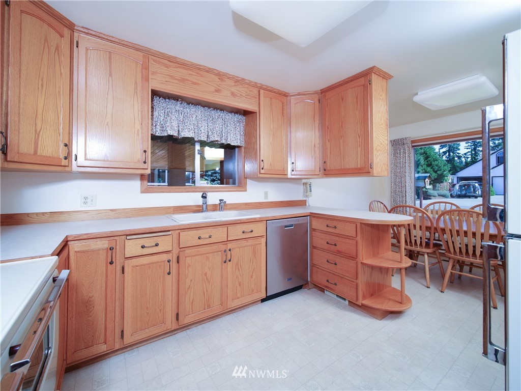 408 Rockefeller Avenue Everett, WA 98201 - Photo 10 of 27 Gallery Image 10