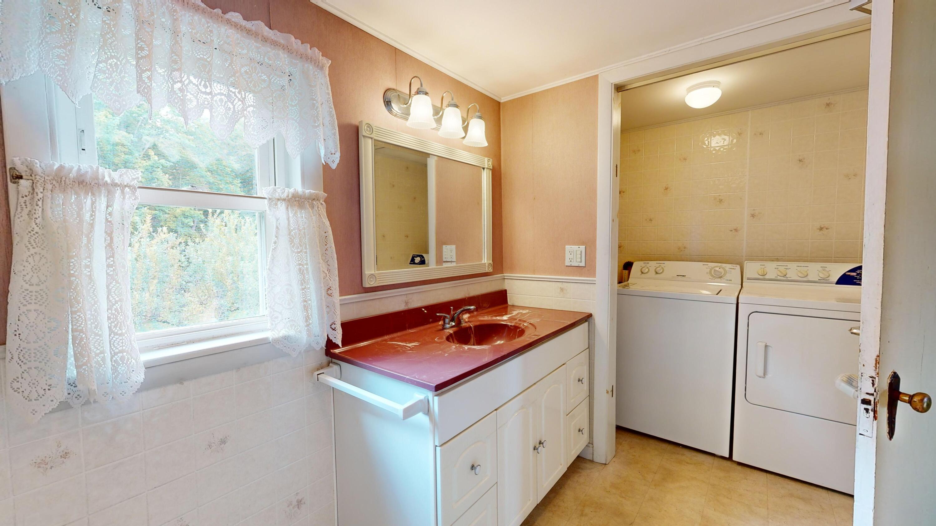 436 Old Greene Road Lewiston, ME 04240 - Photo 18 of 63 Bathroom