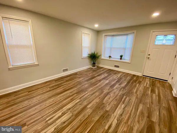 $1,950 | 1952 Guy Way, Baltimore, MD 21222