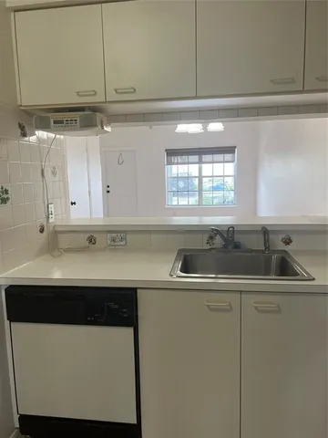 $2,400 | 3104 Southwest 50th Street, Unit 44, Dania Beach, FL 33312