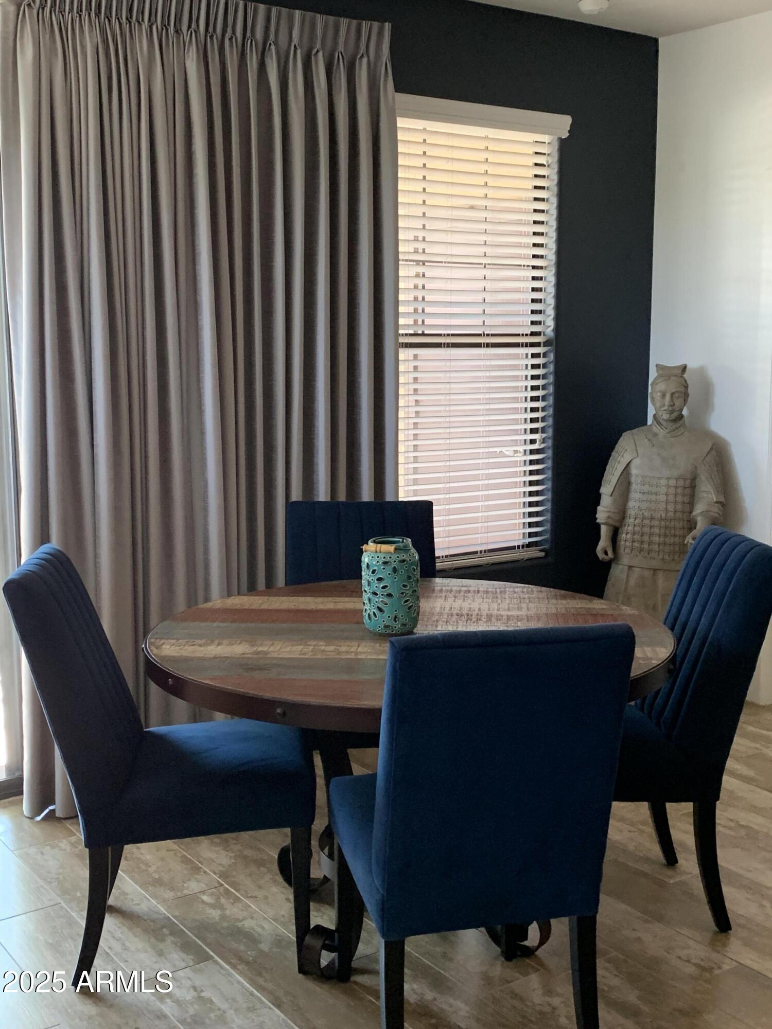 7291 North Scottsdale Road, Unit 1004 Paradise Valley, AZ 85253 - Photo 19 of 28 Dining