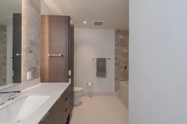 $4,200 | 301 West Avenue, Unit 3606, Austin, TX 78701