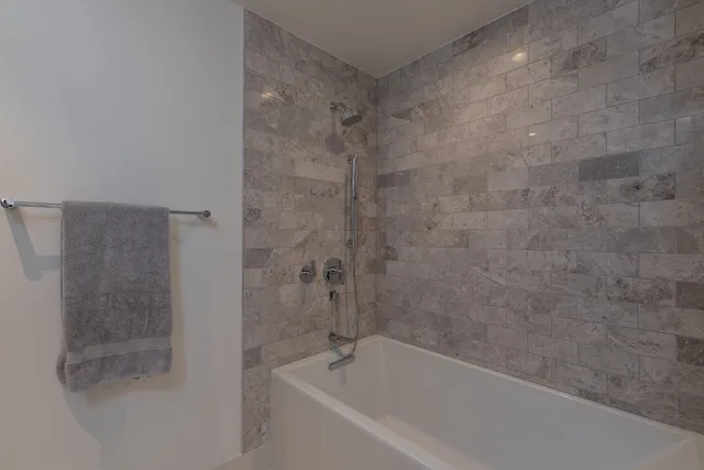 $4,200 | 301 West Avenue, Unit 3606, Austin, TX 78701