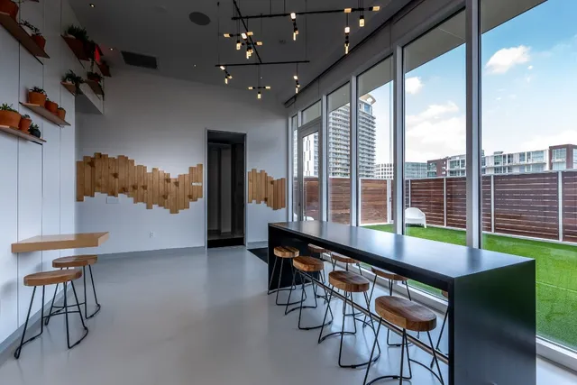 $4,200 | 301 West Avenue, Unit 3606, Austin, TX 78701