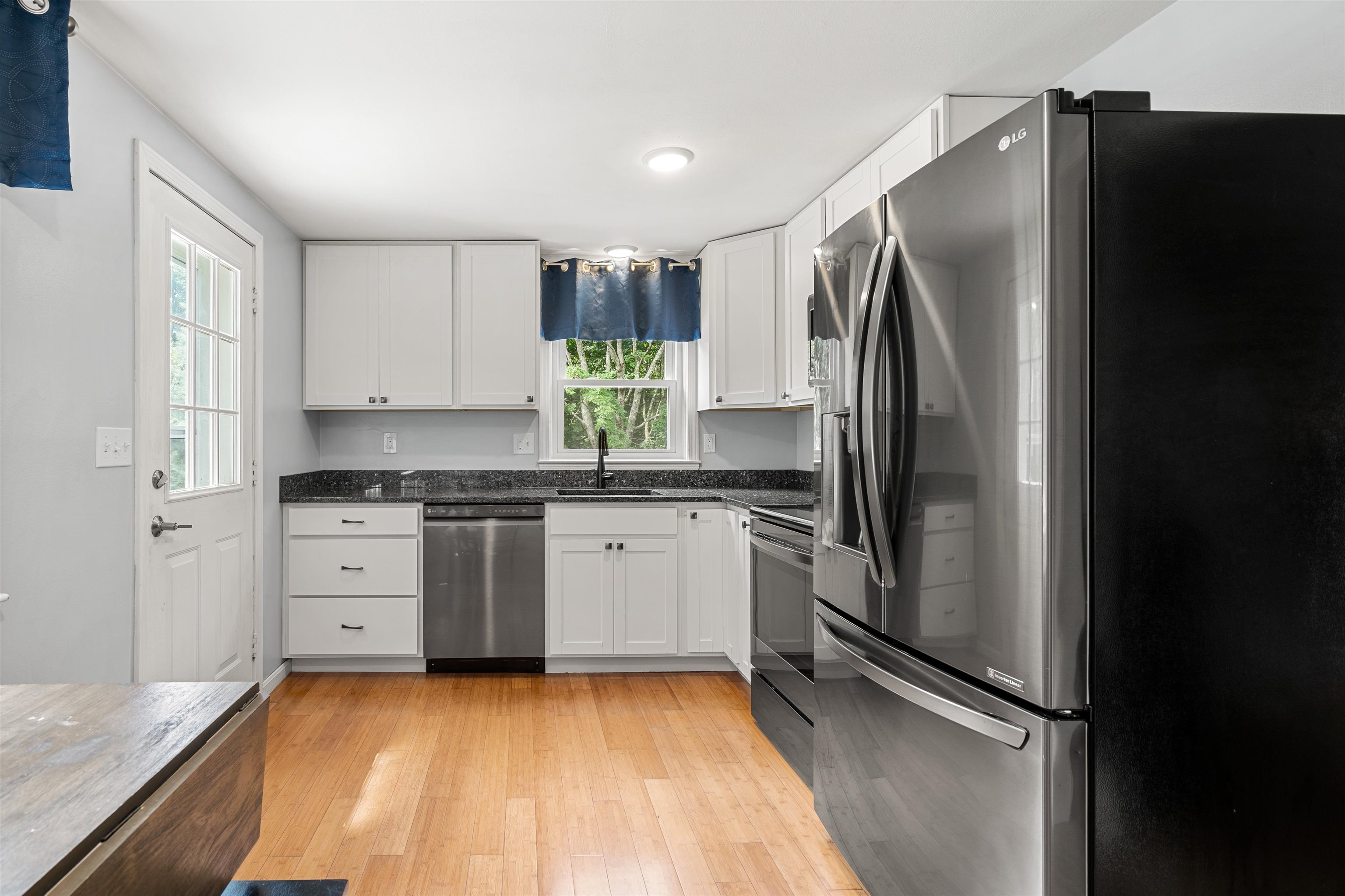 1 R Maurice Road Derry, NH 03038 - Photo 8 of 21