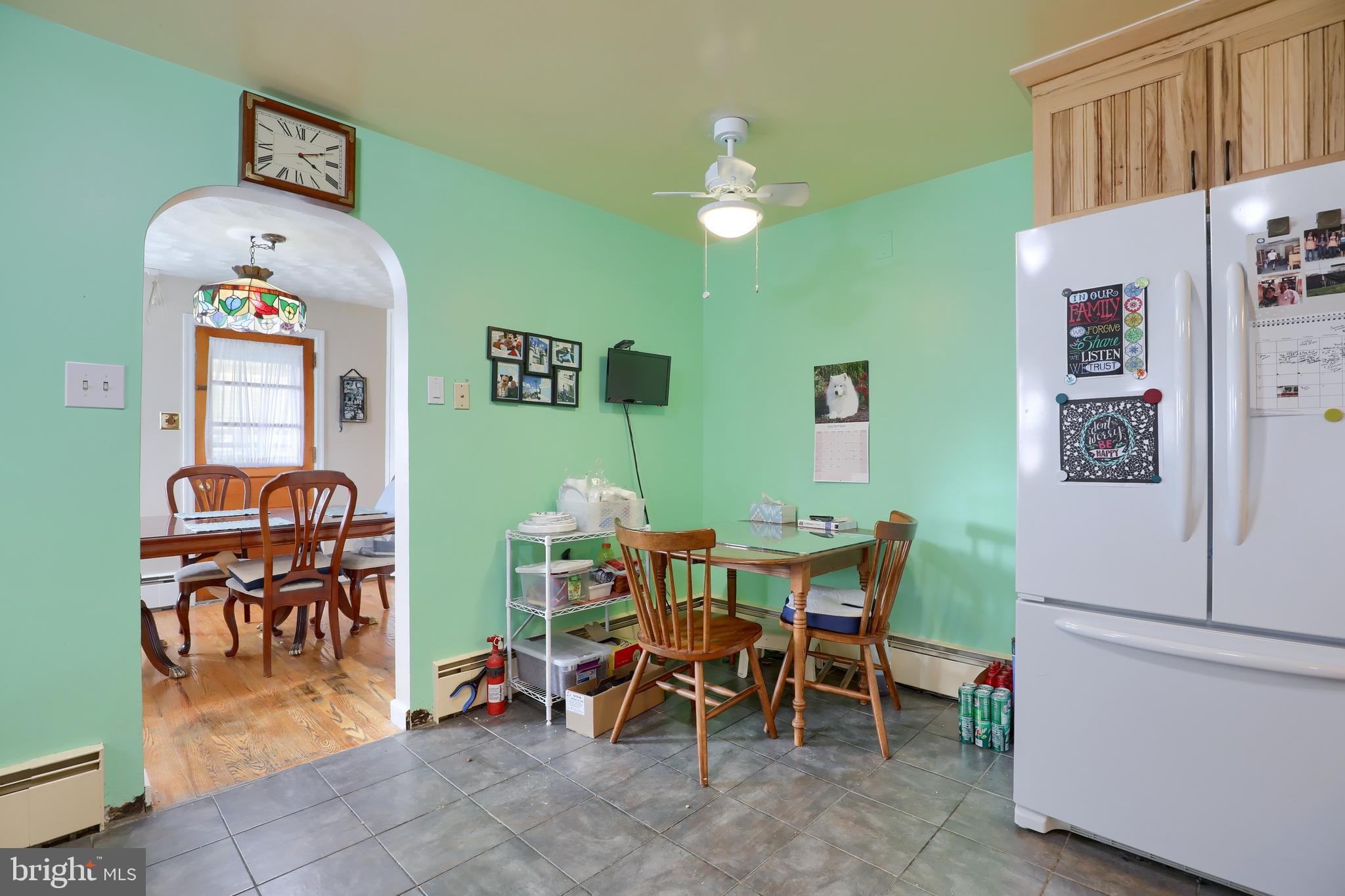 1112 Glendale Road York, PA 17403 - Photo 8 of 24 Gallery Image 8