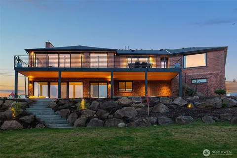 $1,755,000 | 11062 Auburn Avenue South, Seattle, WA 98178