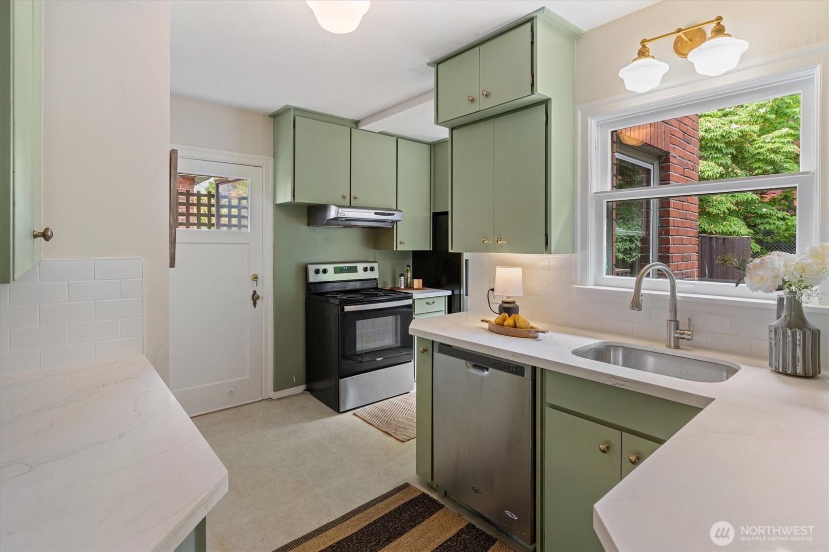 1146 North 78th Street Seattle, WA 98103 - Photo 8 of 40