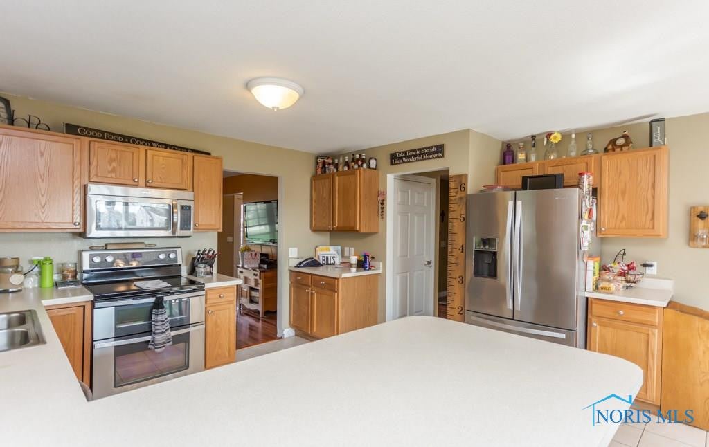 308 North Stadium Road Oregon, OH 43616 - Photo 9 of 29 Gallery Image 9