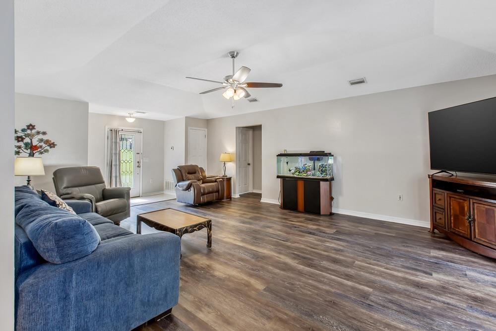 111 Asbury Hill Road Daphne, AL 36526 - Photo 3 of 26 Living Room