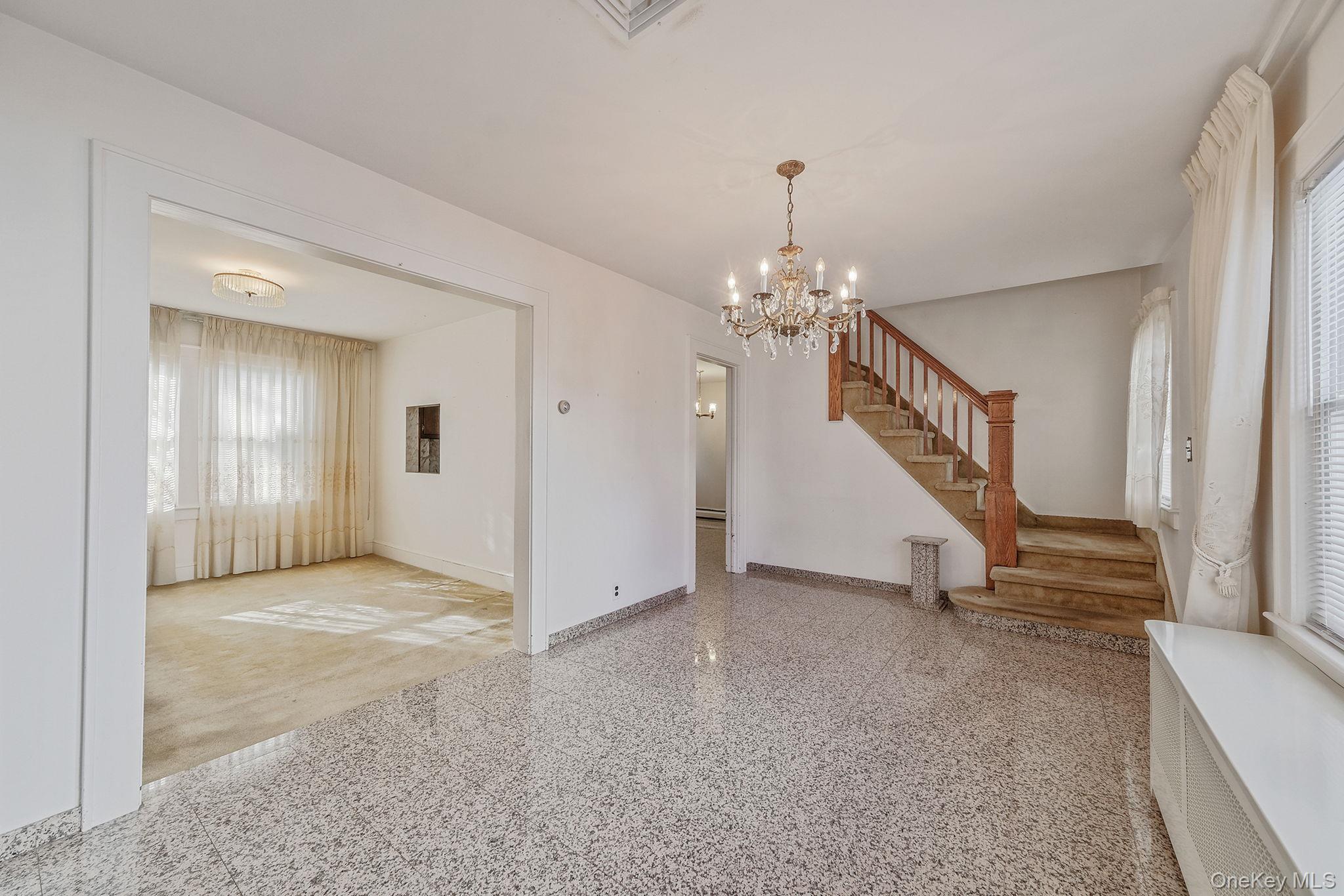 36 Frost Pond Road Glen Cove, NY 11542 - Photo 17 of 44