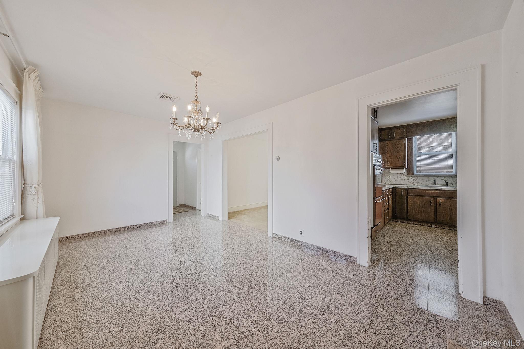 36 Frost Pond Road Glen Cove, NY 11542 - Photo 18 of 44