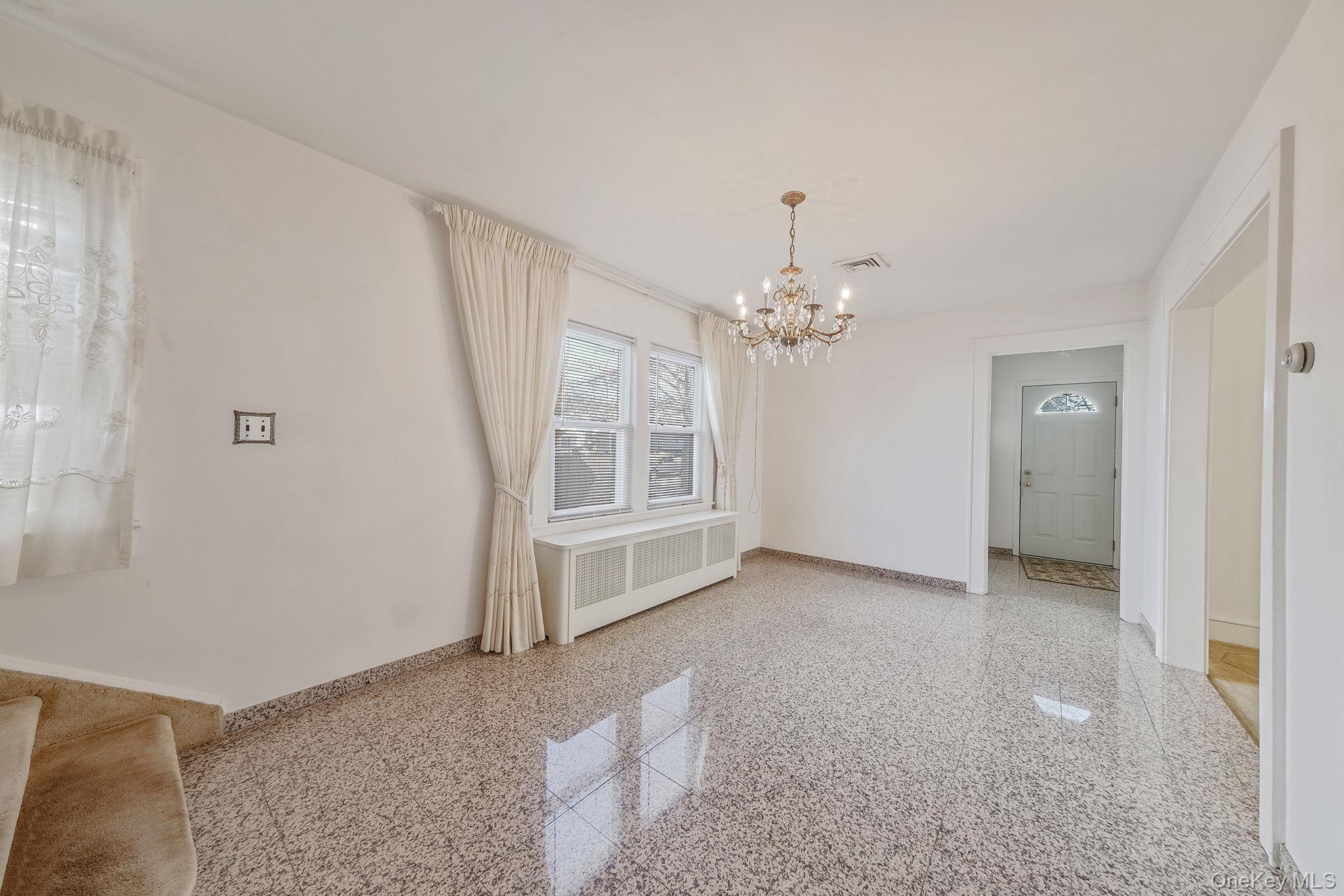 36 Frost Pond Road Glen Cove, NY 11542 - Photo 19 of 44