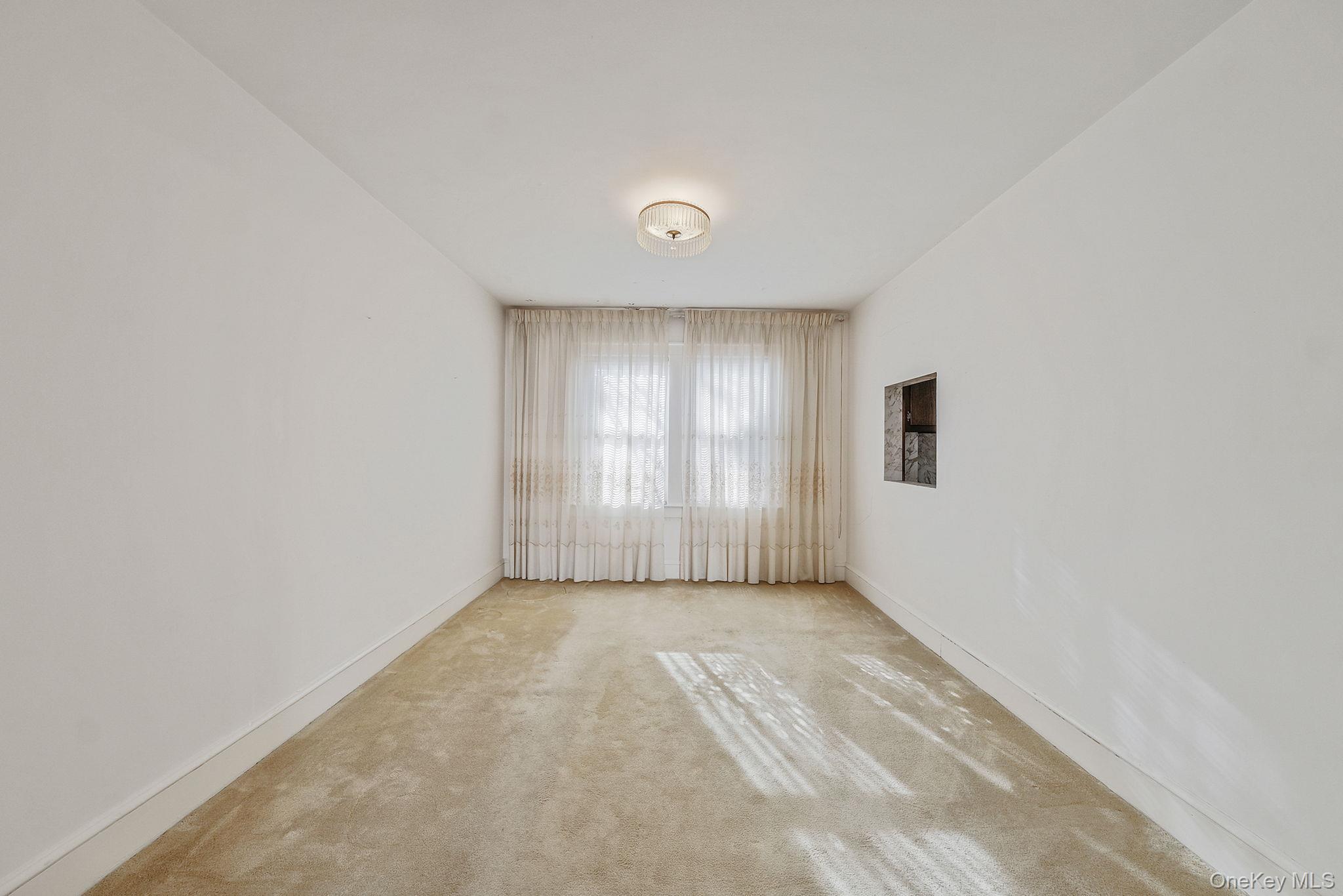 36 Frost Pond Road Glen Cove, NY 11542 - Photo 20 of 44