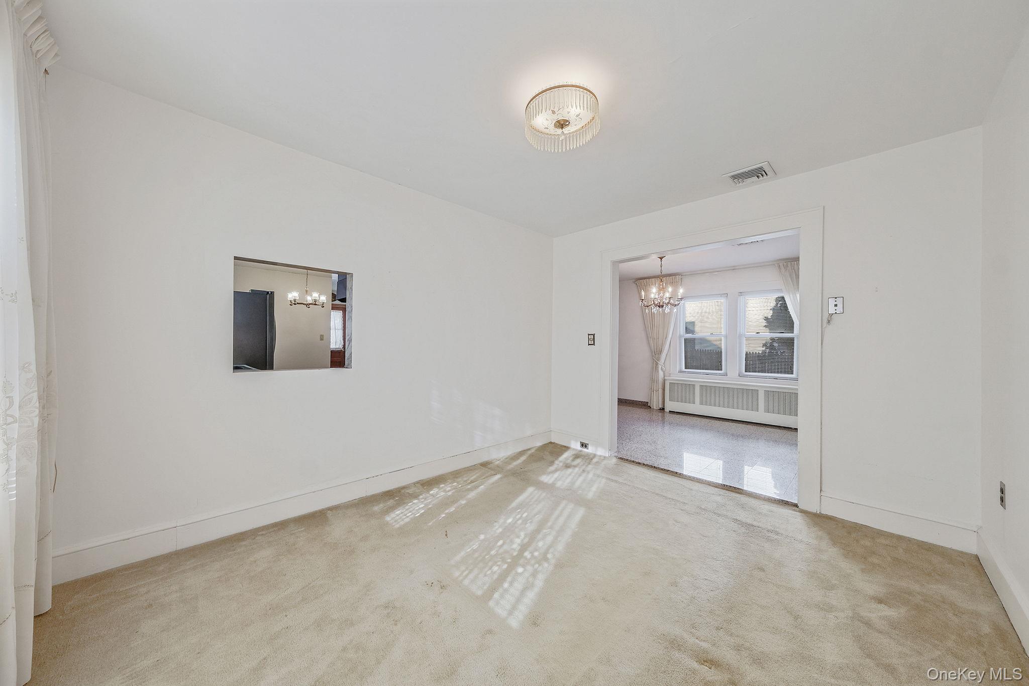 36 Frost Pond Road Glen Cove, NY 11542 - Photo 21 of 44