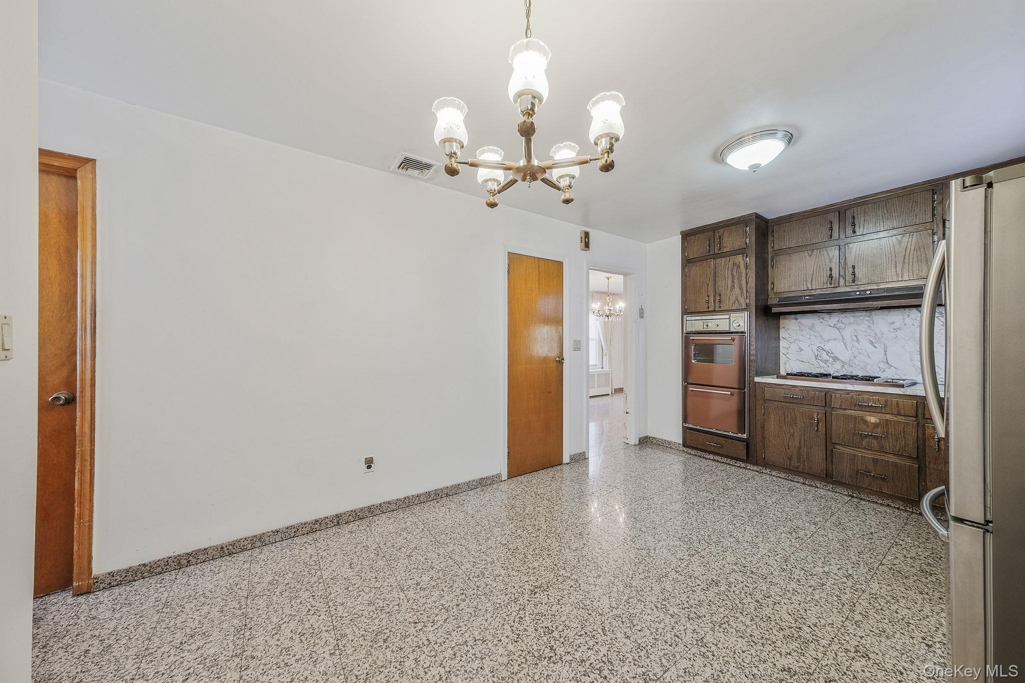 36 Frost Pond Road Glen Cove, NY 11542 - Photo 24 of 44