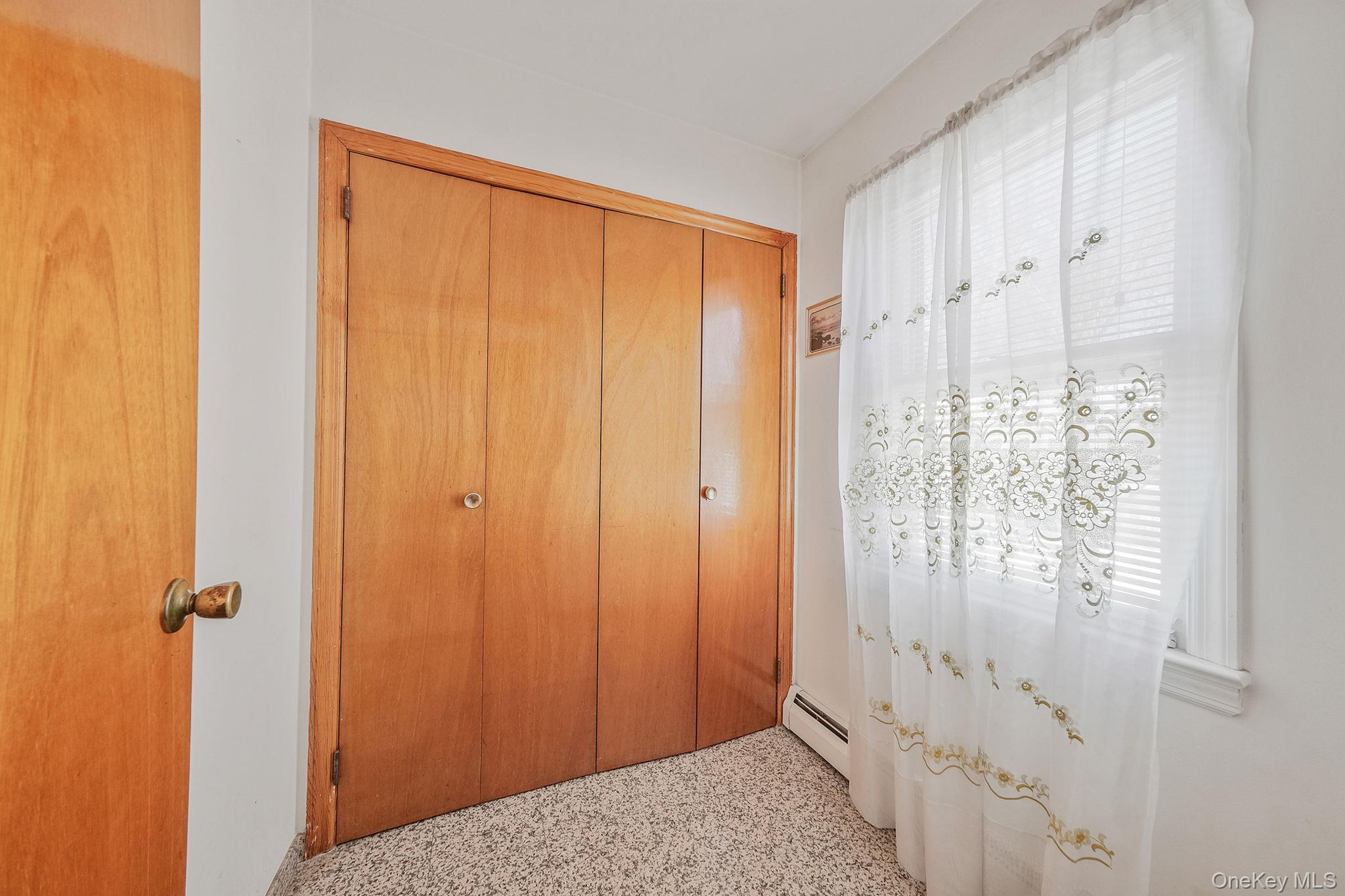 36 Frost Pond Road Glen Cove, NY 11542 - Photo 26 of 44