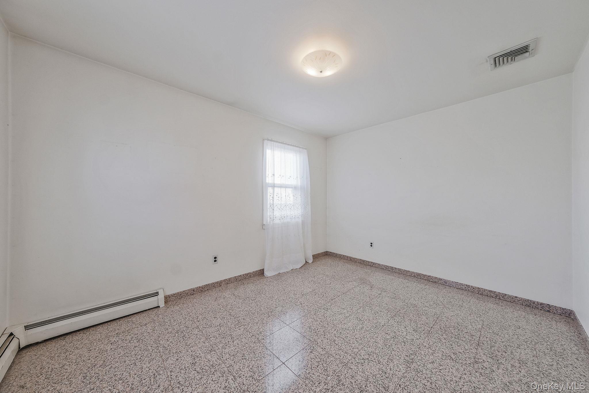 36 Frost Pond Road Glen Cove, NY 11542 - Photo 27 of 44