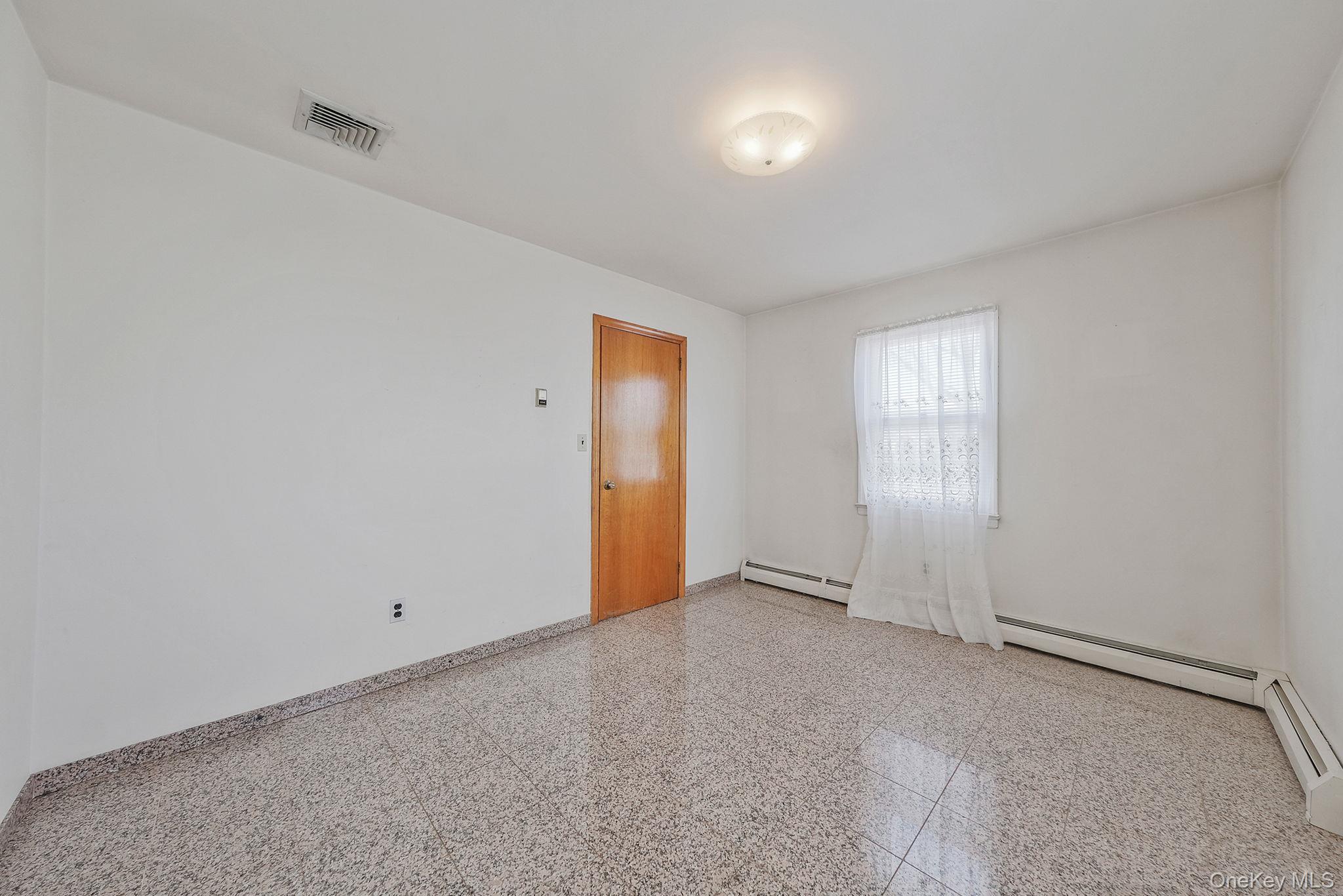 36 Frost Pond Road Glen Cove, NY 11542 - Photo 28 of 44