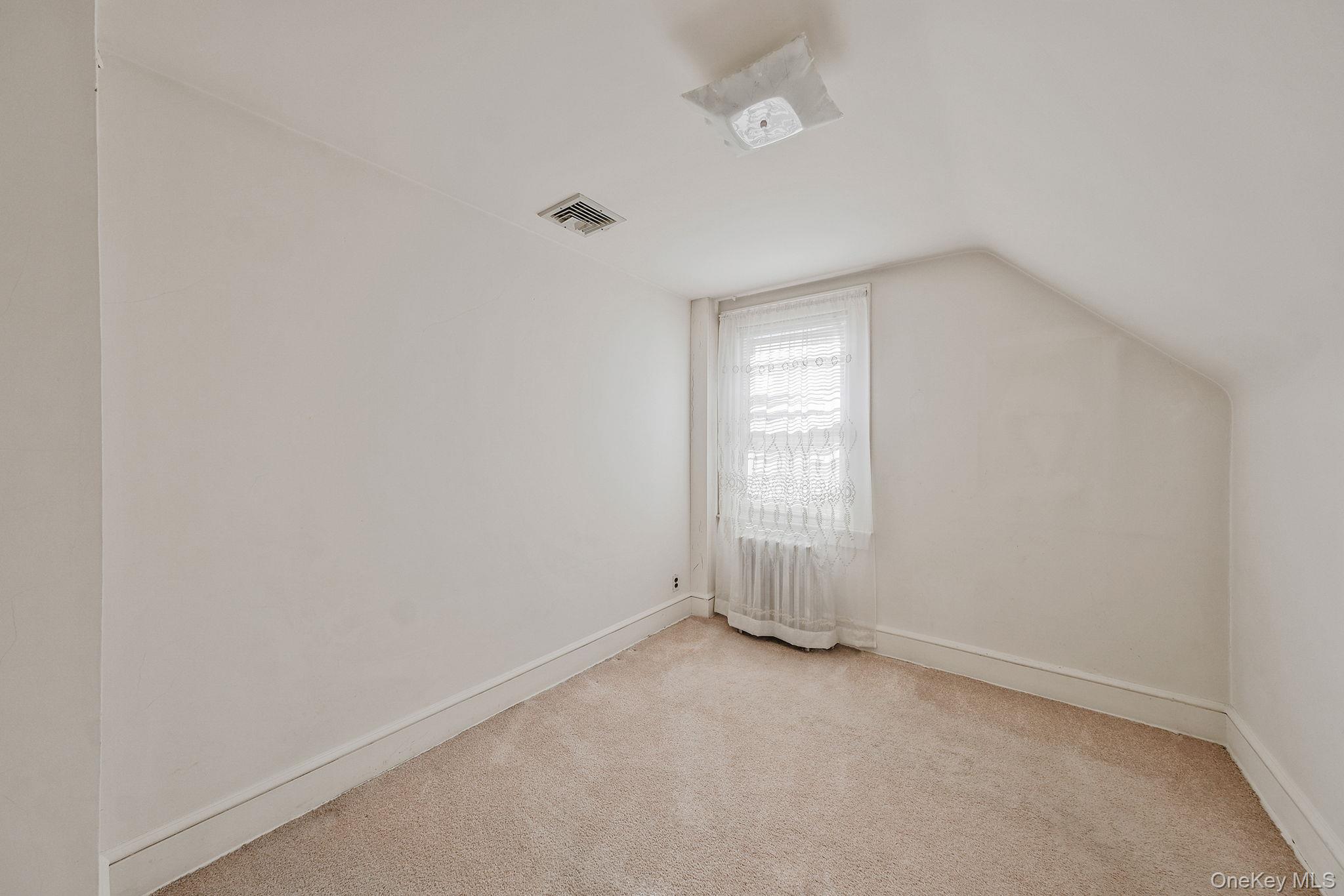 36 Frost Pond Road Glen Cove, NY 11542 - Photo 29 of 44