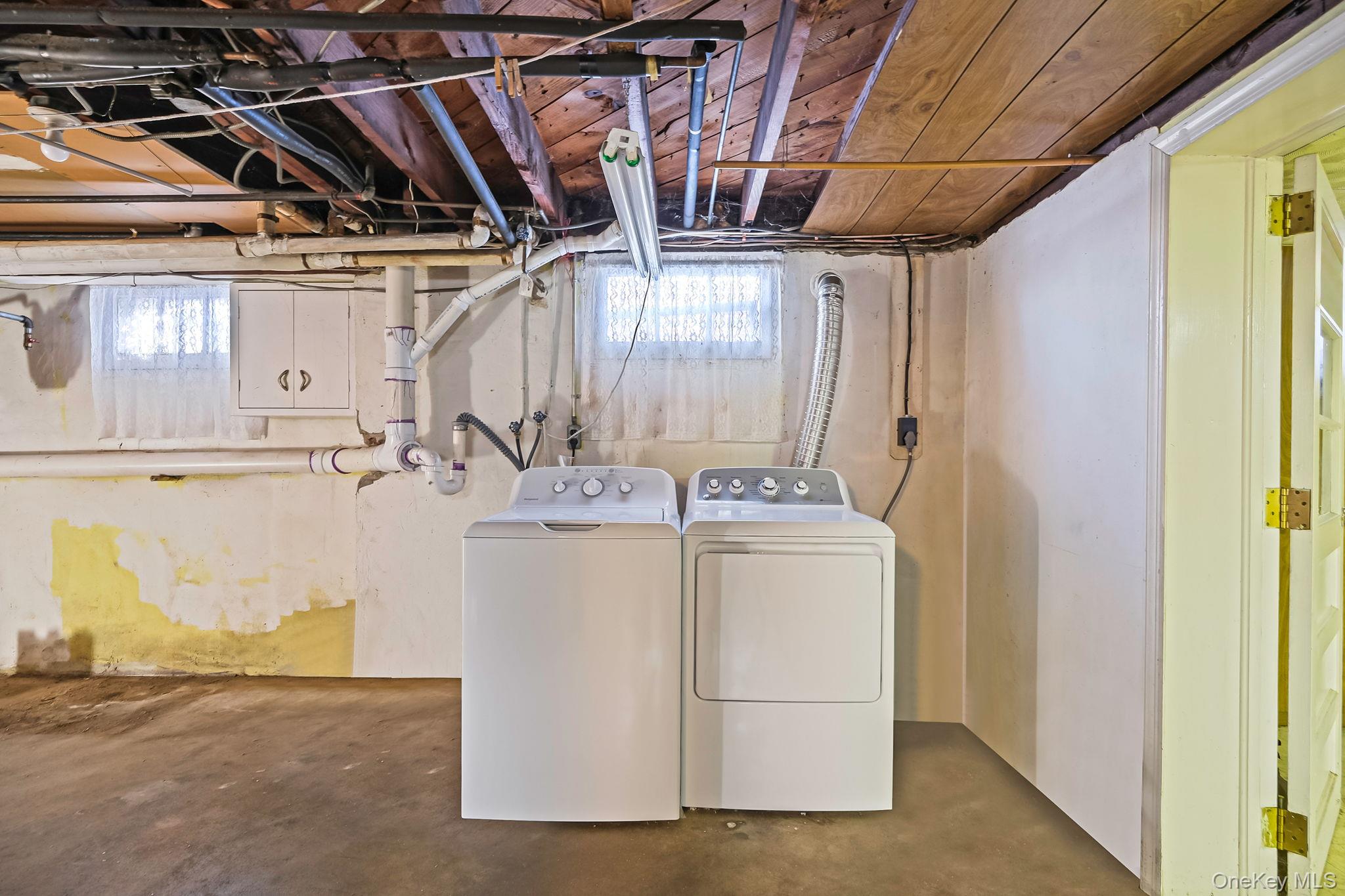 36 Frost Pond Road Glen Cove, NY 11542 - Photo 39 of 44