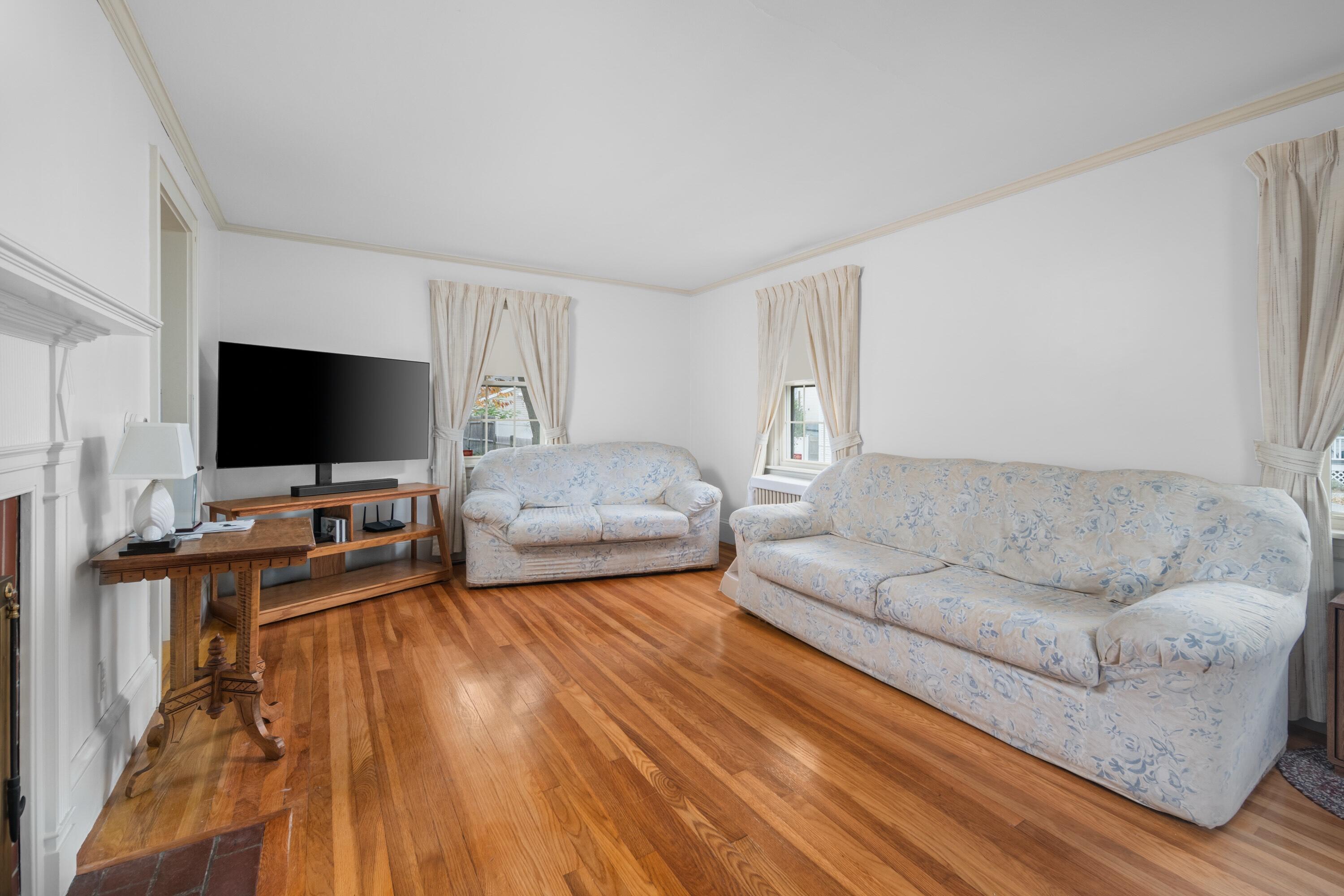 66 Graham Street Biddeford, ME 04005 - Photo 8 of 31 Living Room
