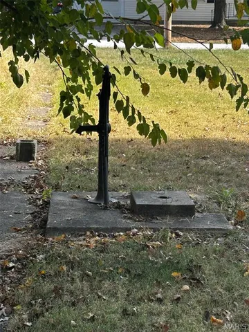 $30,000 | 311 North Elm Street, Nokomis, IL 62075