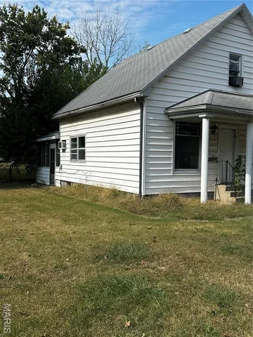 $30,000 | 311 North Elm Street, Nokomis, IL 62075