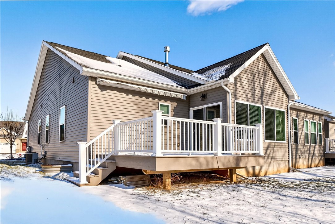 43 Spotts Circle Riga, NY 14428 - Photo 2 of 35