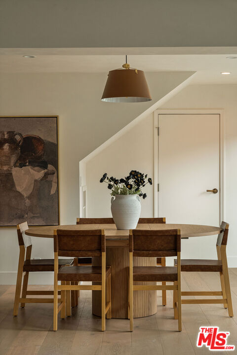 851 Dickson Street Marina del Rey, CA 90292 - Photo 17 of 39 a view of a chairs and table in a room