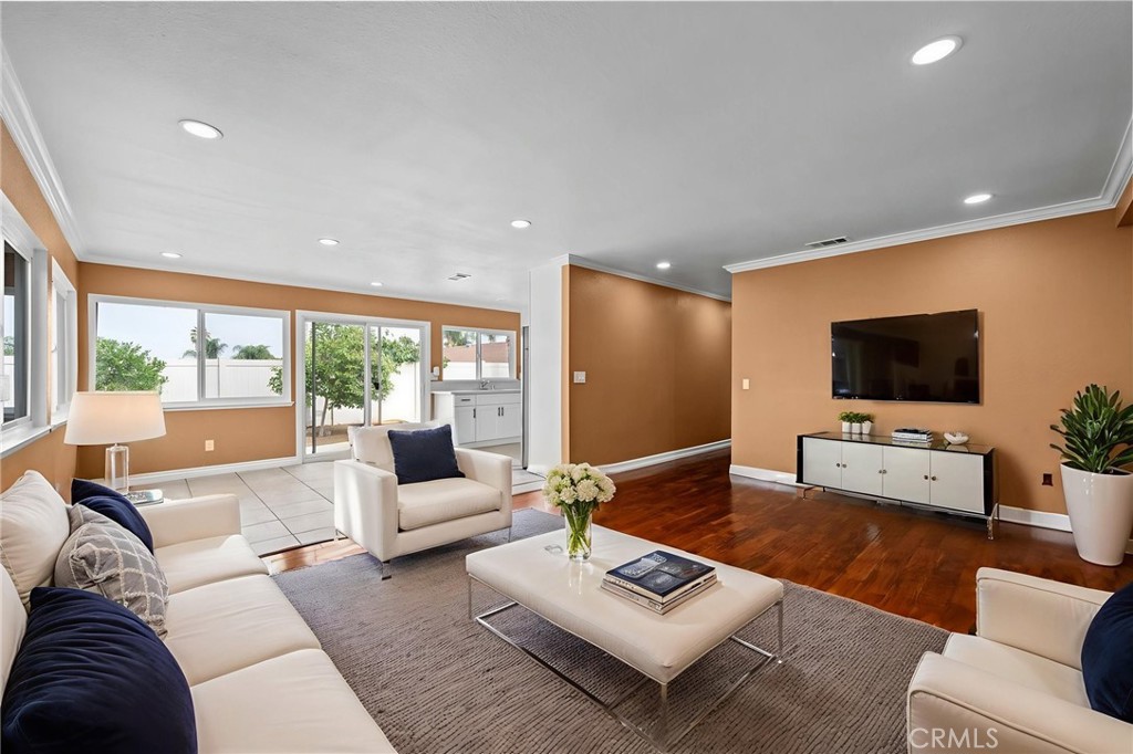 6951 New York Drive Riverside, CA 92506 - Photo 11 of 53 Virtually staged