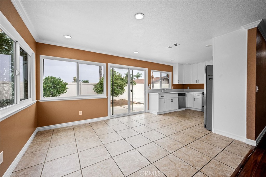 6951 New York Drive Riverside, CA 92506 - Photo 12 of 53