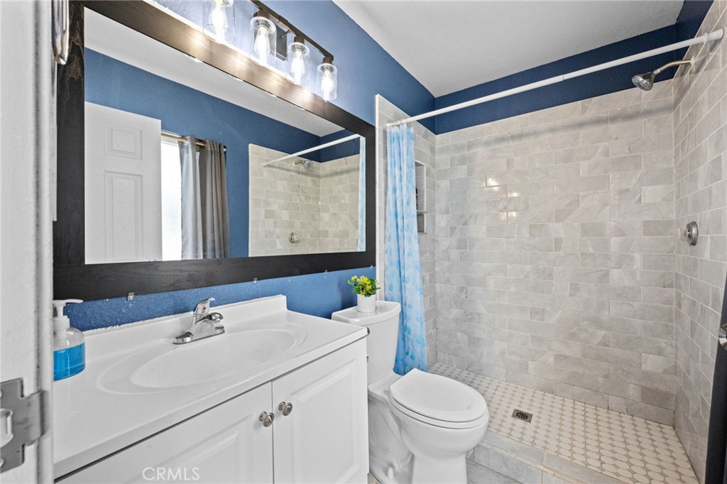 6951 New York Drive Riverside, CA 92506 - Photo 5 of 53