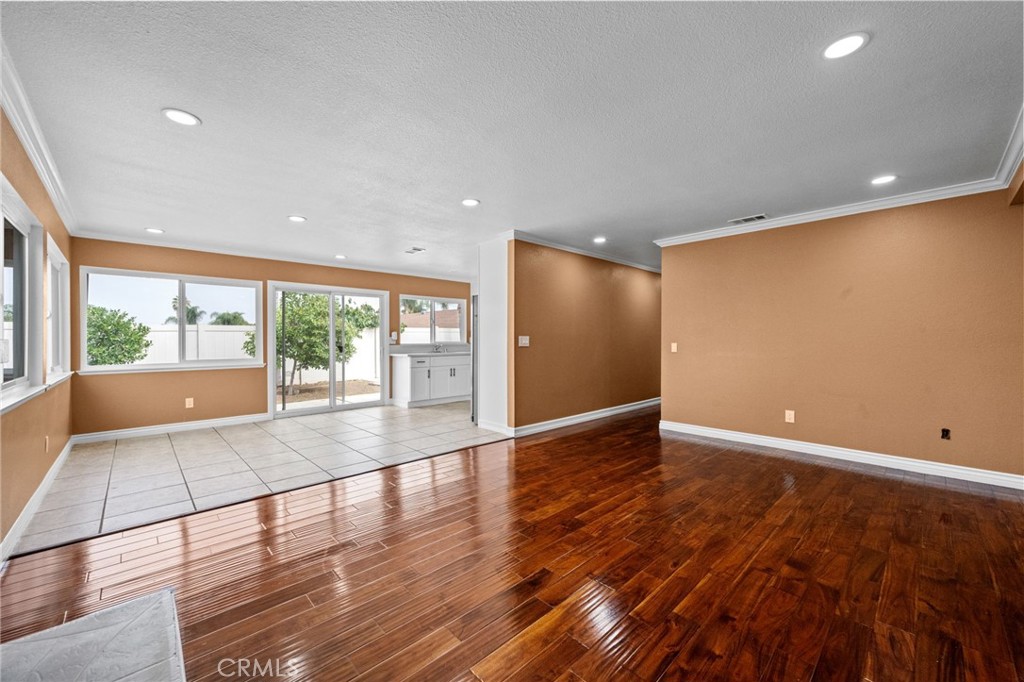 6951 New York Drive Riverside, CA 92506 - Photo 10 of 53