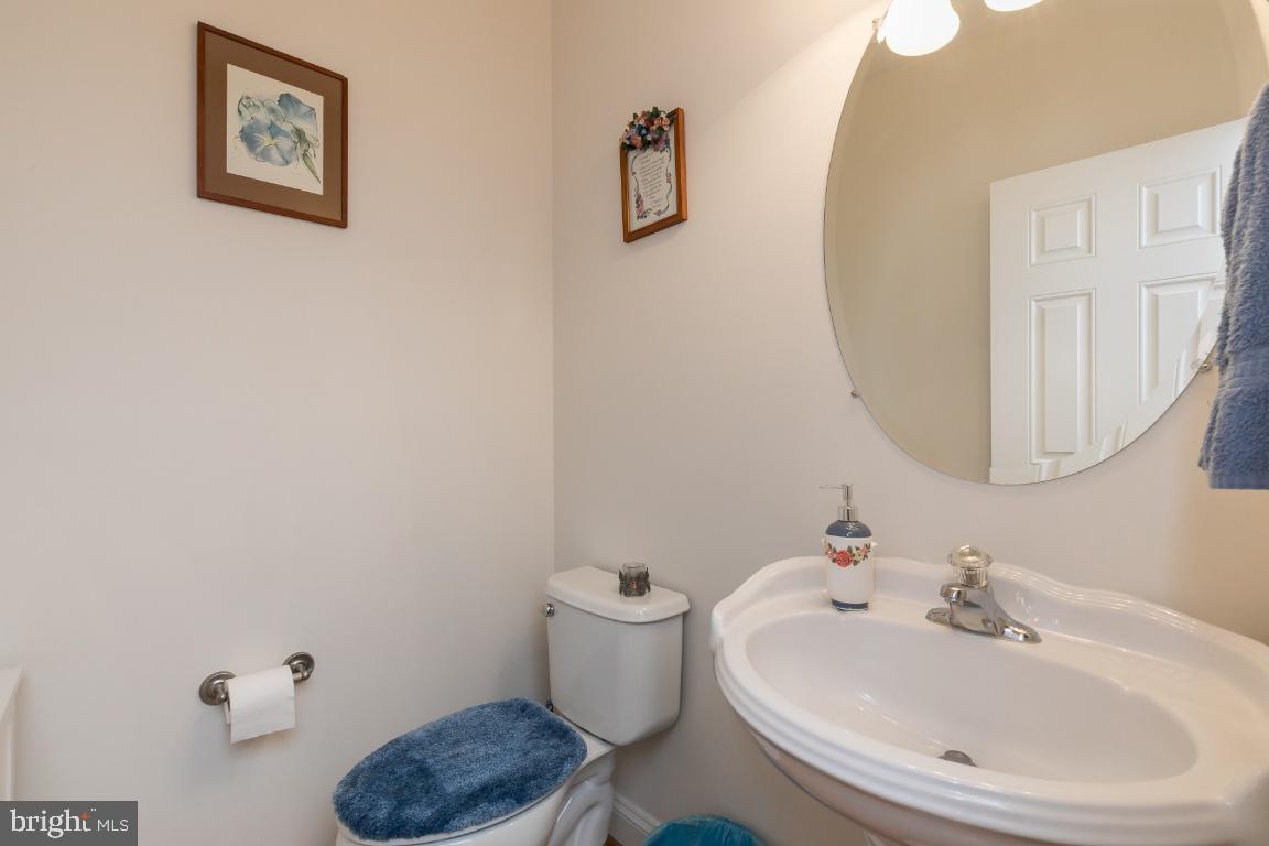 453 Canyon Road Winchester, VA 22602 - Photo 14 of 40 Gallery Image 14