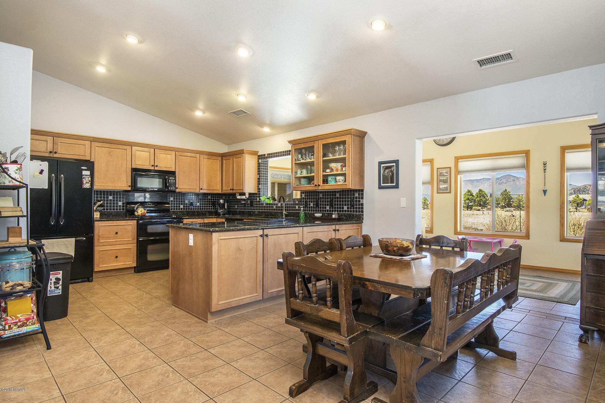 9398 North Bryant Road Flagstaff, AZ 86004 - Photo 5 of 30 07_Kitchen1