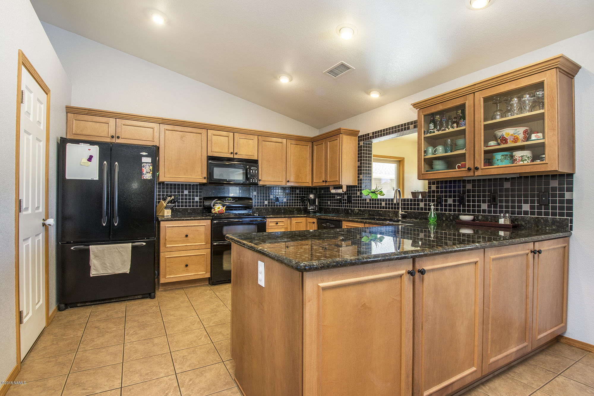 9398 North Bryant Road Flagstaff, AZ 86004 - Photo 6 of 30 08_Kitchen2