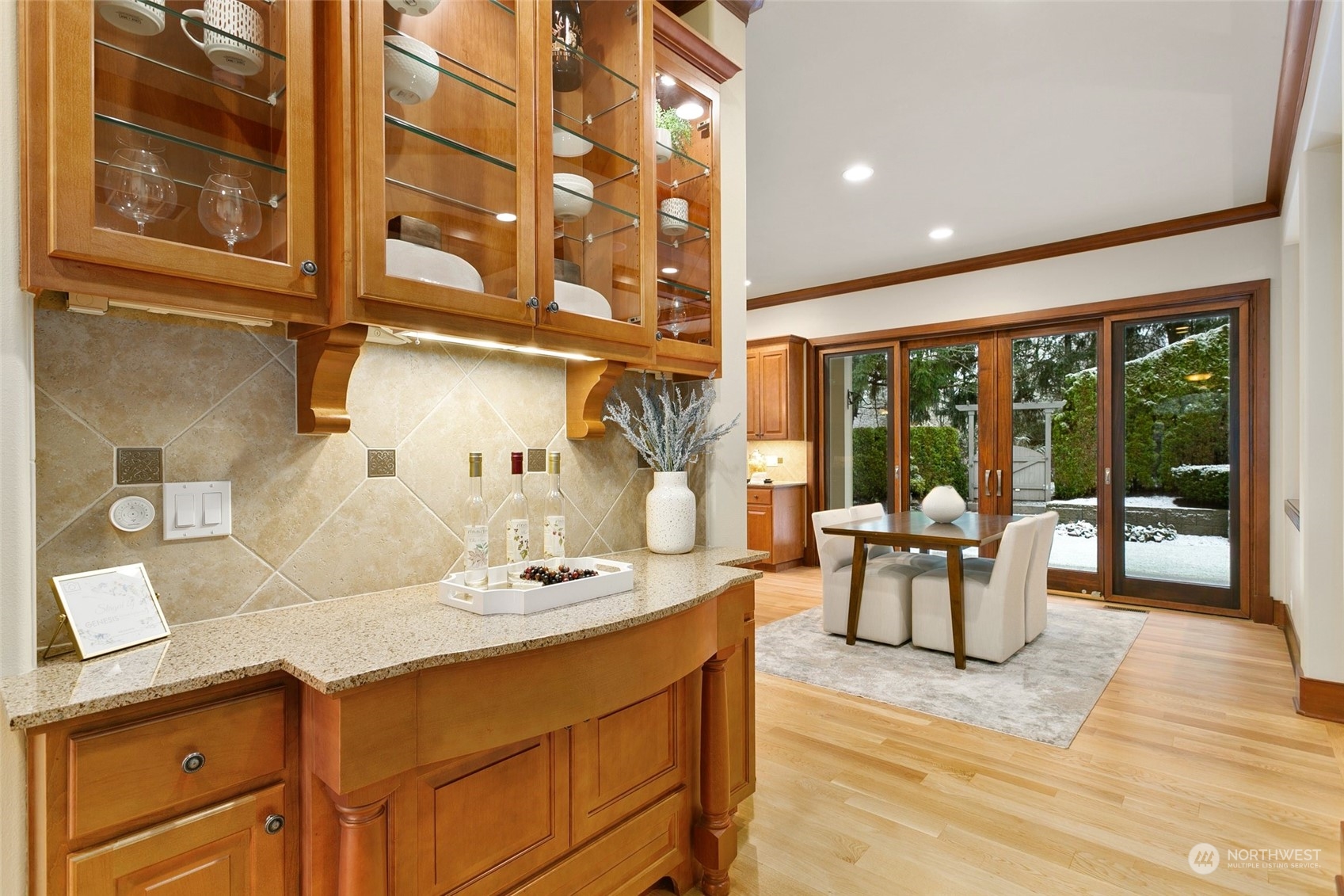 573 Saddleback Loop Way Northwest Issaquah, WA 98027 - Photo 13 of 40 a spacious bathroom with a sink double vanity and a tub