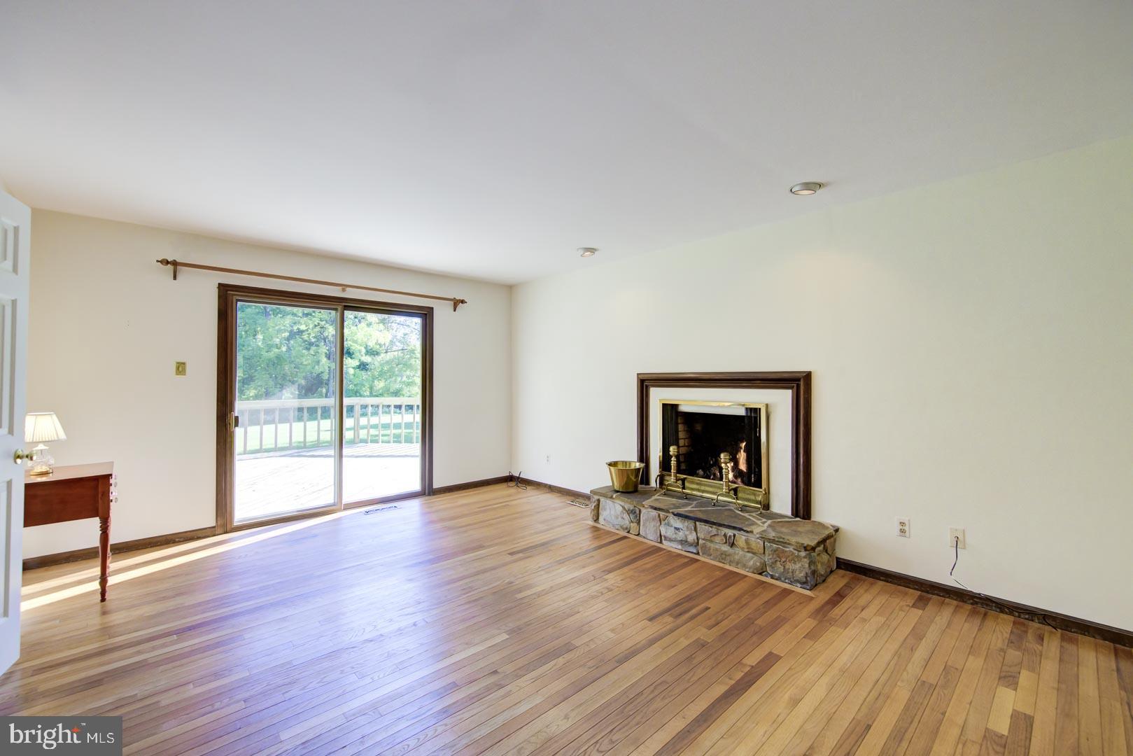 419 Waynesbrooke Road Berwyn, PA 19312 - Photo 18 of 32 Family room - fireplace with gas logs