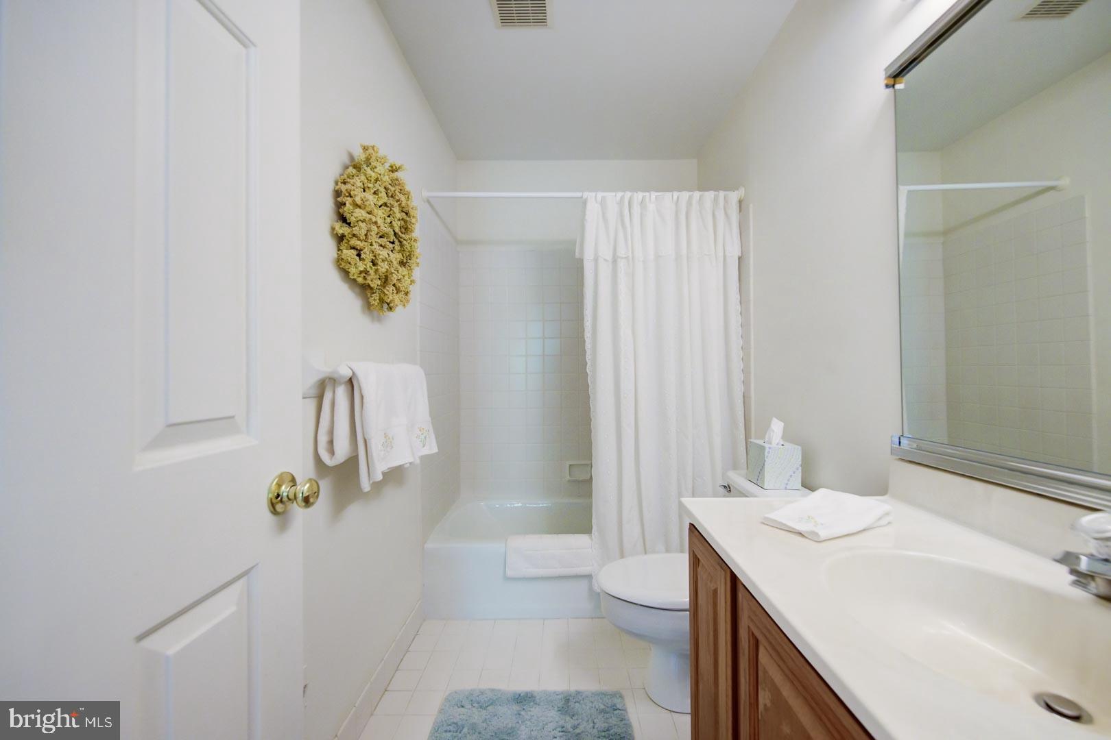 419 Waynesbrooke Road Berwyn, PA 19312 - Photo 27 of 32 Hall bath