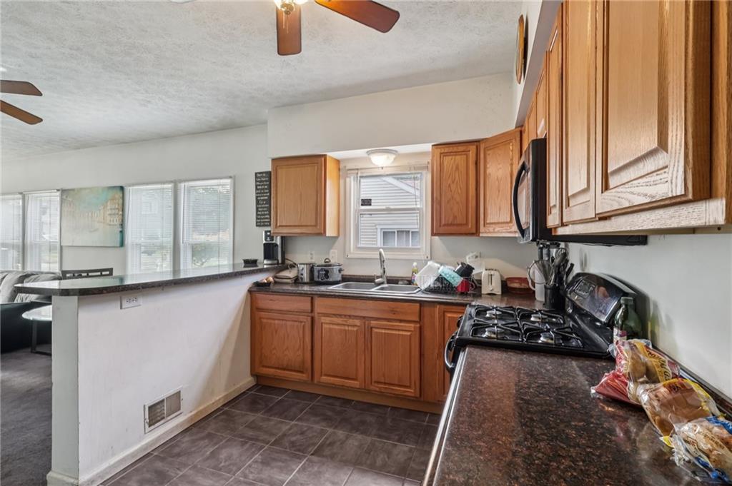 329 Jefferson Road Pittsburgh, PA 15235 - Photo 12 of 32 Gallery Image 12