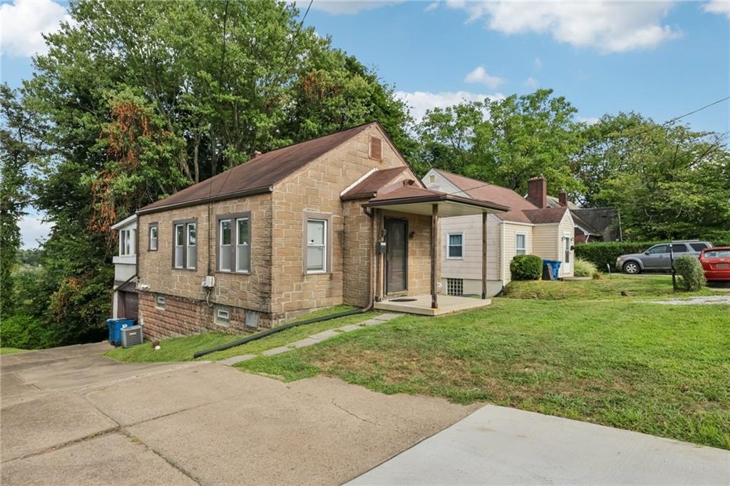 329 Jefferson Road Pittsburgh, PA 15235 - Photo 3 of 32 Gallery Image 3